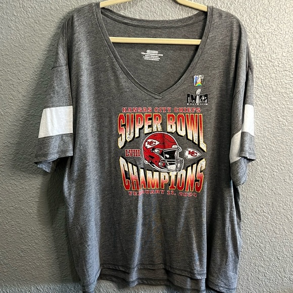NFL Tops - NFL Super Bowl Winner Women Top 3X Kansas City NWOT